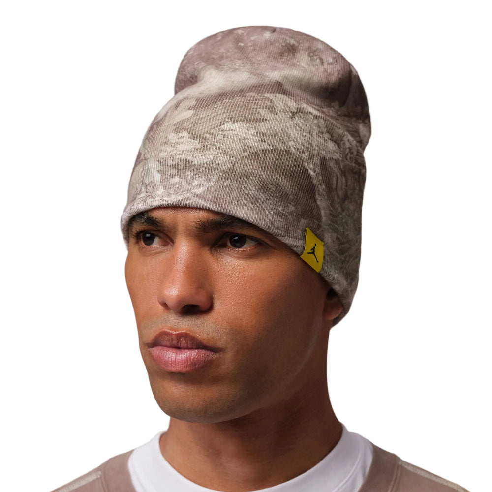 AIR JORDAN PEAK REAL TREE BEANIE - WHITE/BRIGHT CRITON